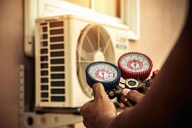 Professional Hvac technician working in Yellow Springs, OH